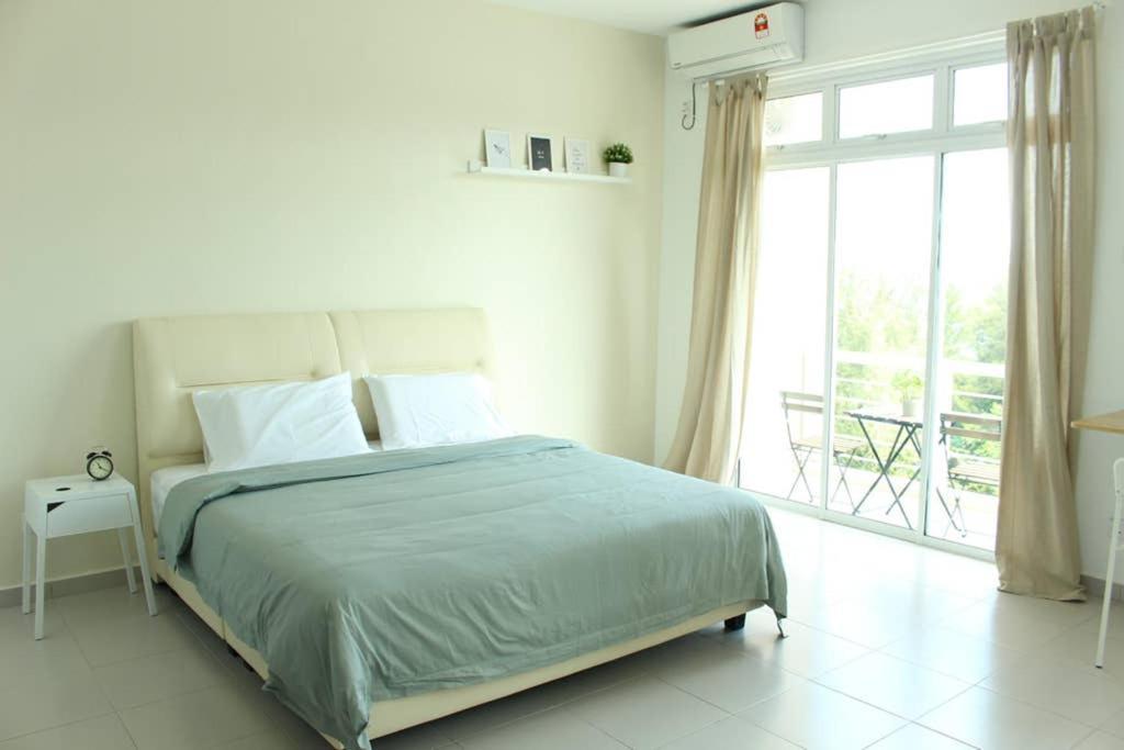 New Seaview Cozy Modern Beach House Танджунг Бунга Екстериор снимка
